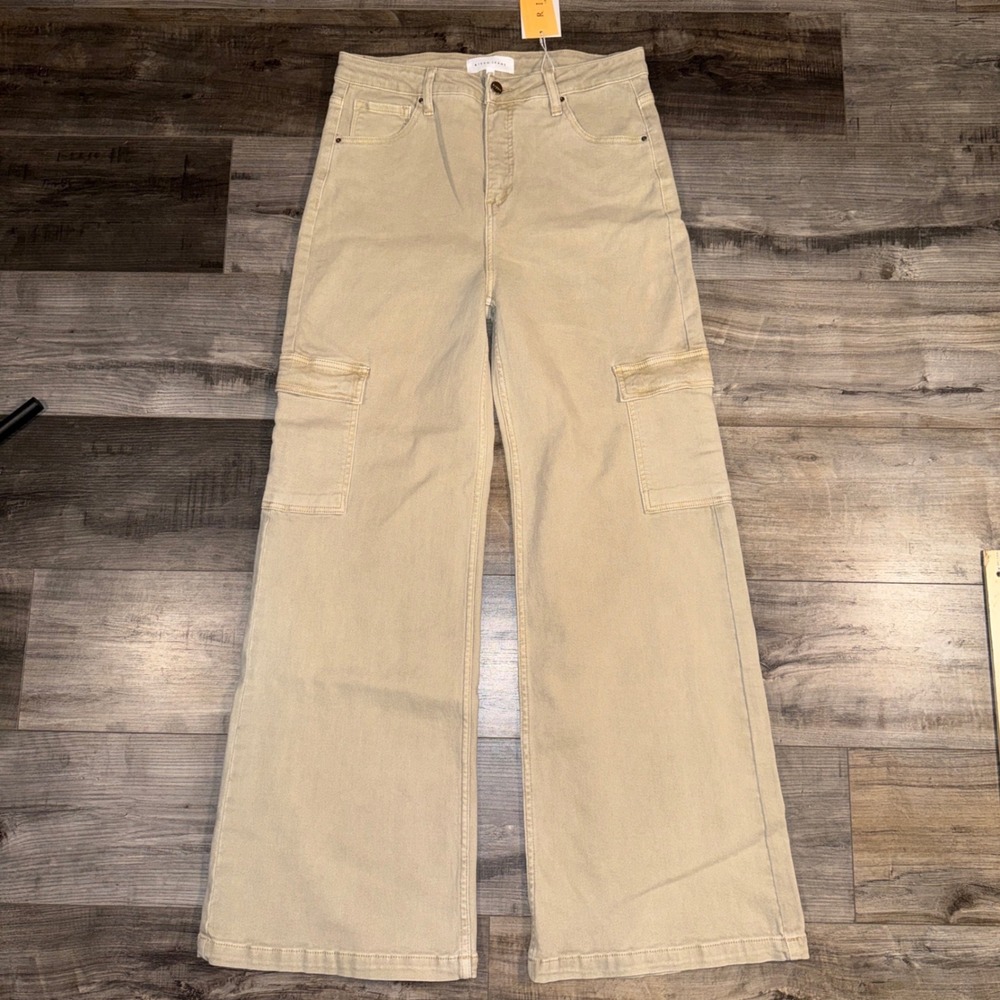 RISEN Womens 15/32 Beige Straight Leg Cargo Jeans Stretch Denim NWT - Picture 2 of 8